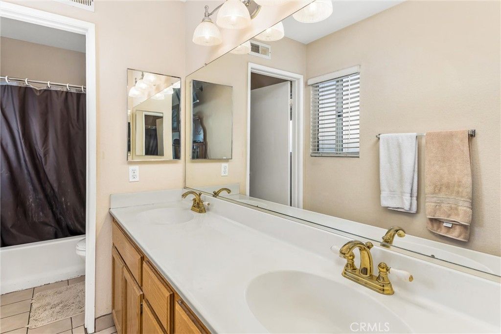 Image 12 of property listing at 1967 Worchester Court, San Jacinto, CA 92582