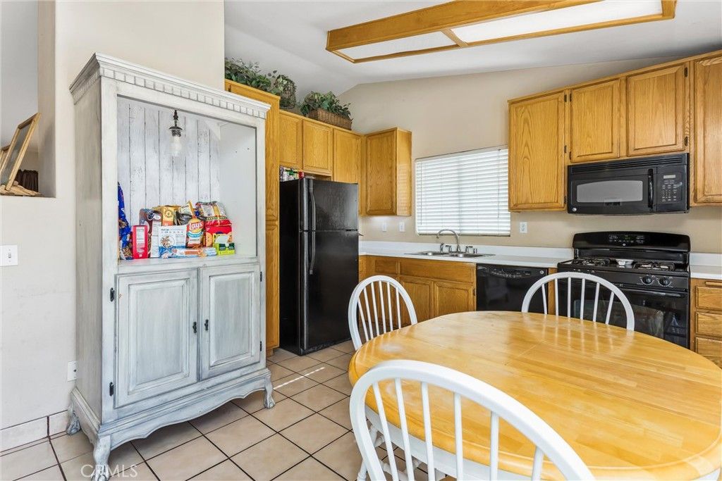 Image 6 of property listing at 1967 Worchester Court, San Jacinto, CA 92582