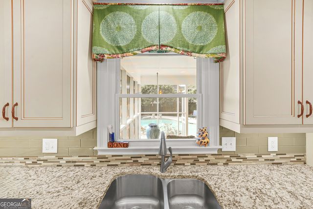 208 Larcom Lane, Griffin, GA 30224