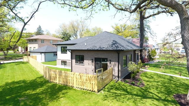 114 Oak Ridge Avenue, Hillside, IL 60162