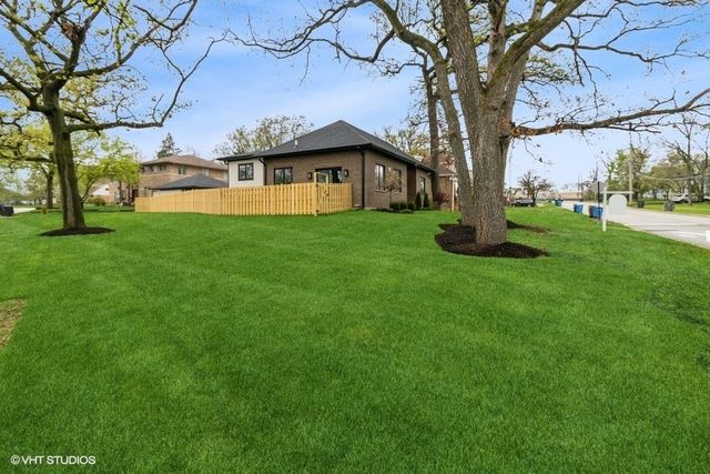 114 Oak Ridge Avenue, Hillside, IL 60162