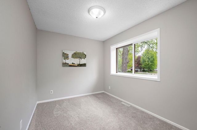 8001 Aldrich Avenue N, Brooklyn Park, MN 55444