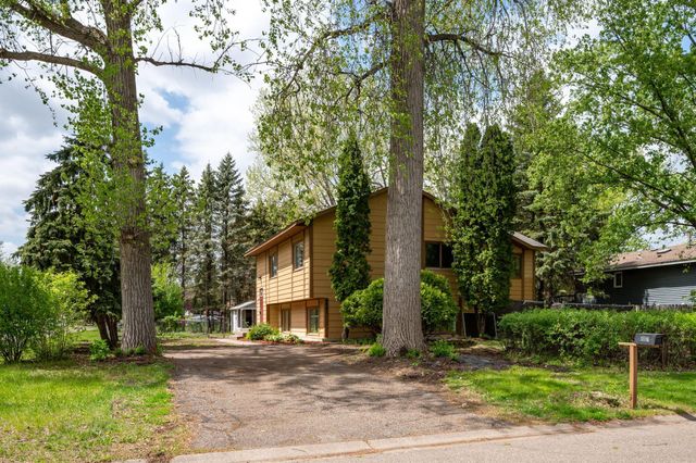 8001 Aldrich Avenue N, Brooklyn Park, MN 55444