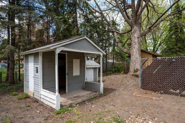 8001 Aldrich Avenue N, Brooklyn Park, MN 55444