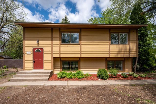 8001 Aldrich Avenue N, Brooklyn Park, MN 55444