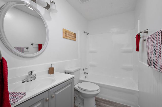 8001 Aldrich Avenue N, Brooklyn Park, MN 55444