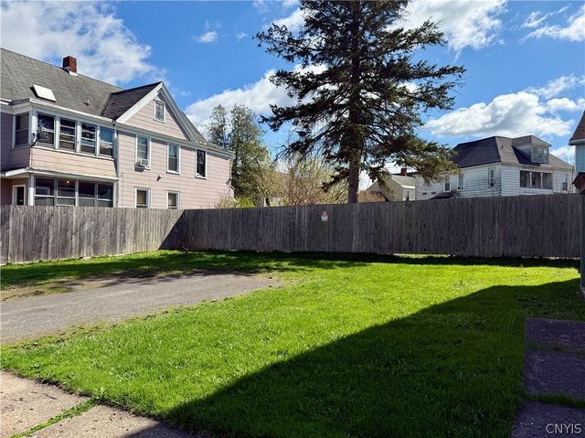 900 Lansing Street, Utica, NY 13501