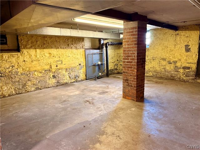 900 Lansing Street, Utica, NY 13501