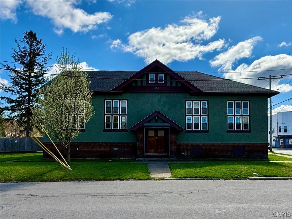 900 Lansing Street, Utica, NY 13501