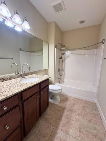 2416 BOULDER SPRINGS DR, Columbia, MO 65201