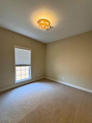 2416 BOULDER SPRINGS DR, Columbia, MO 65201