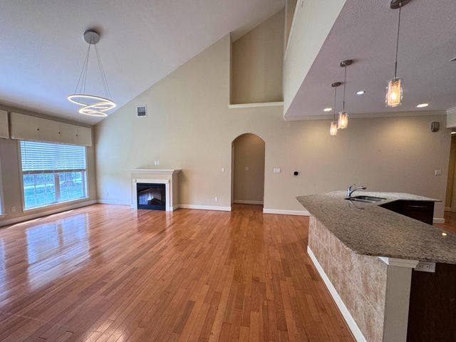 2416 BOULDER SPRINGS DR, Columbia, MO 65201