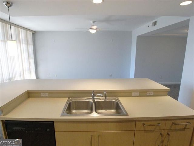 250 Park Avenue West NW 712, Atlanta, GA 30313