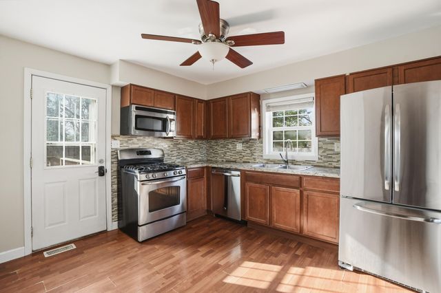 316 Oak Circle, Crown Point, IN 46307