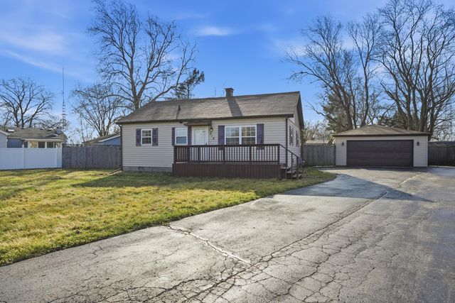 316 Oak Circle, Crown Point, IN 46307