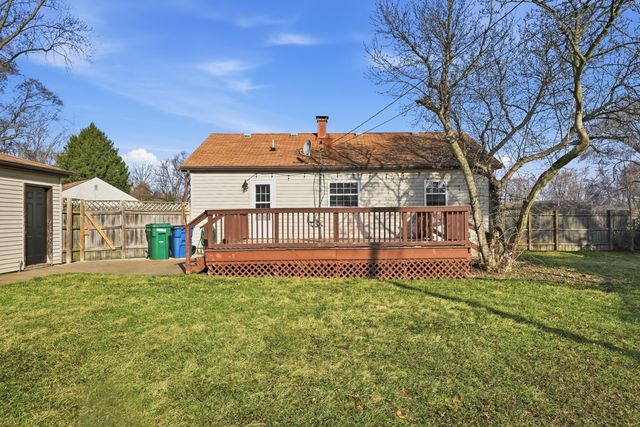 316 Oak Circle, Crown Point, IN 46307