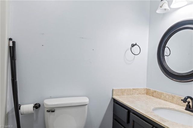 6875 Vance Road, Kernersville, NC 27284