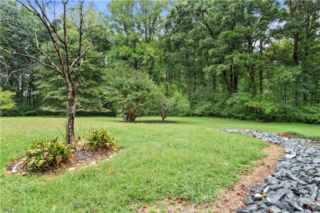 6875 Vance Road, Kernersville, NC 27284