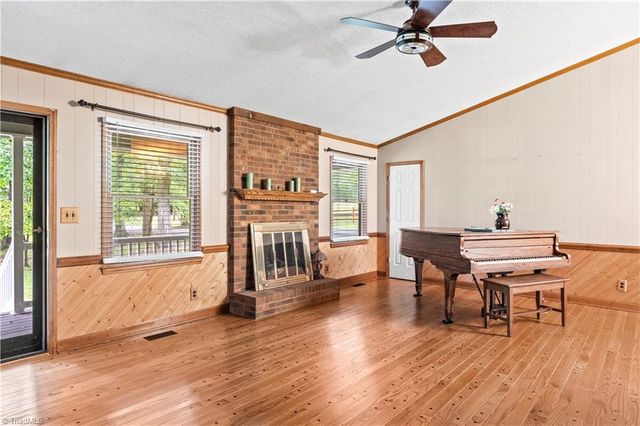 6875 Vance Road, Kernersville, NC 27284