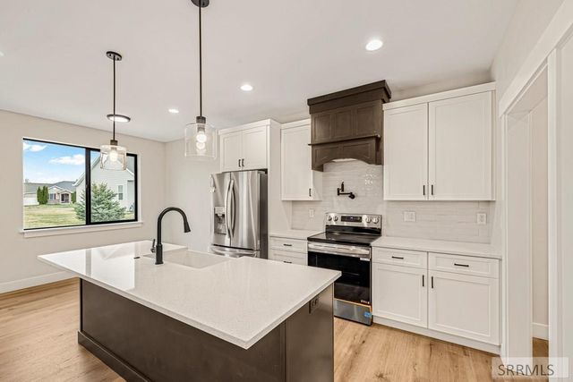 393 Camas Street, Sugar City, ID 83448