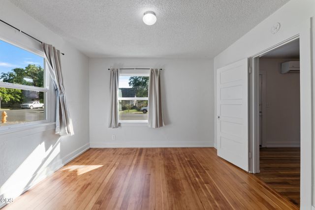 429 S Grape Street, Medford, OR 97501