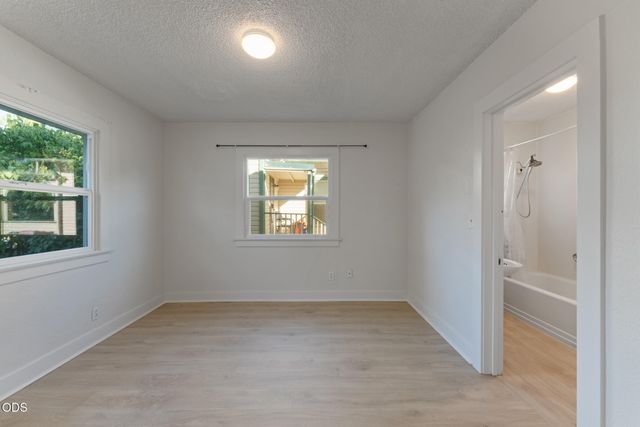 429 S Grape Street, Medford, OR 97501