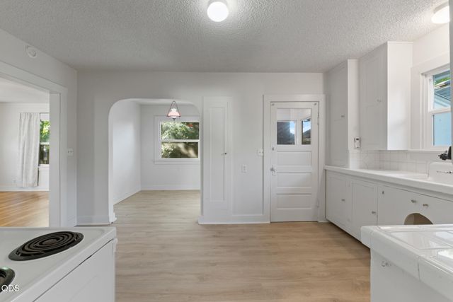 429 S Grape Street, Medford, OR 97501