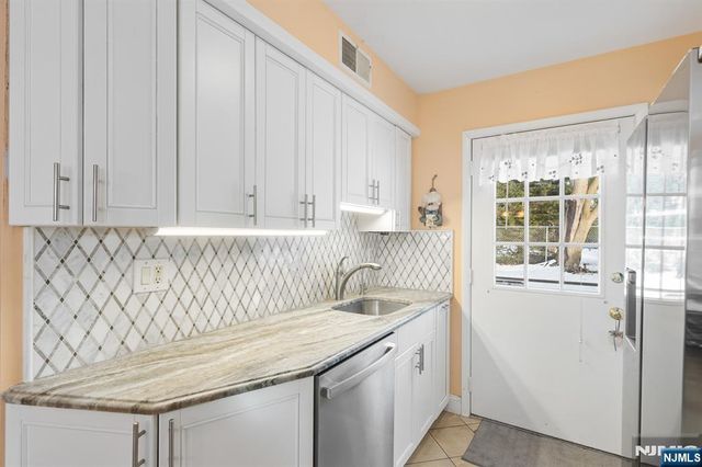 37-1 Tamaron Drive, Waldwick, NJ 07463