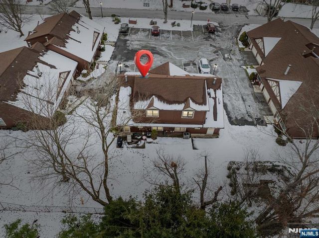 37-1 Tamaron Drive, Waldwick, NJ 07463