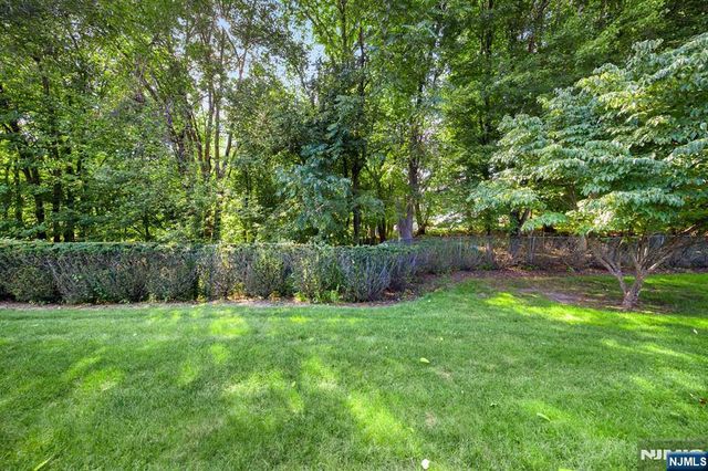 37-1 Tamaron Drive, Waldwick, NJ 07463