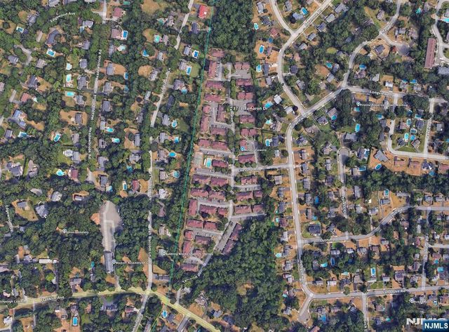 37-1 Tamaron Drive, Waldwick, NJ 07463