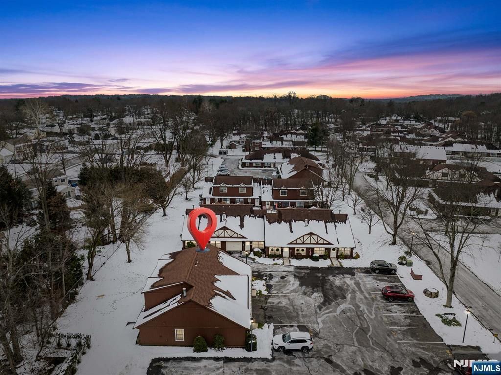 37-1 Tamaron Drive, Waldwick, NJ 07463