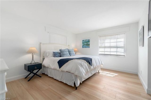 1222 Gordon DR 2, Naples, FL 34102