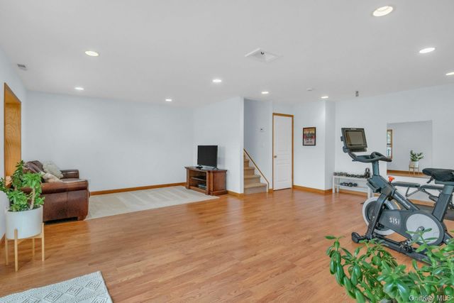 7 Deer Tree Lane, Briarcliff Manor, NY 10510