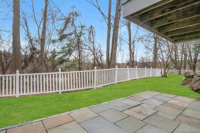 7 Deer Tree Lane, Briarcliff Manor, NY 10510