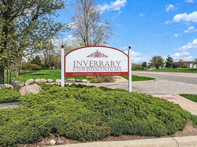 29860 W 12 Mile Road 604, Farmington Hills, MI 48334