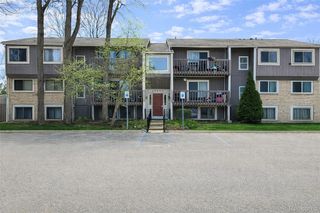 29860 W 12 Mile Road 604, Farmington Hills, MI 48334
