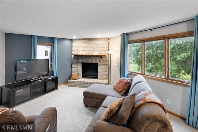 5334 89th Crescent Circle N, Brooklyn Park, MN 55443