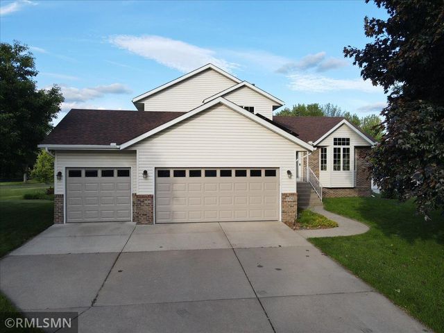 5334 89th Crescent Circle N, Brooklyn Park, MN 55443