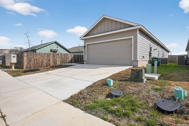 7002 Satellite, San Antonio, TX 78252