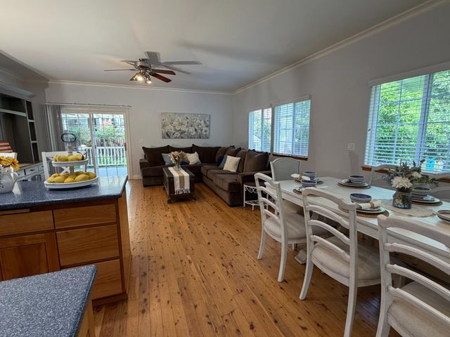7617 Heather Rd, Fair Oaks, CA 95628