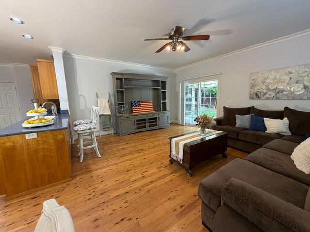 7617 Heather Rd, Fair Oaks, CA 95628