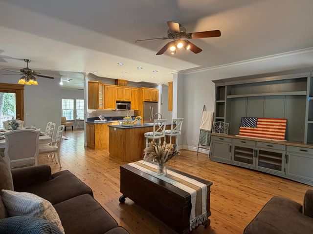 7617 Heather Rd, Fair Oaks, CA 95628