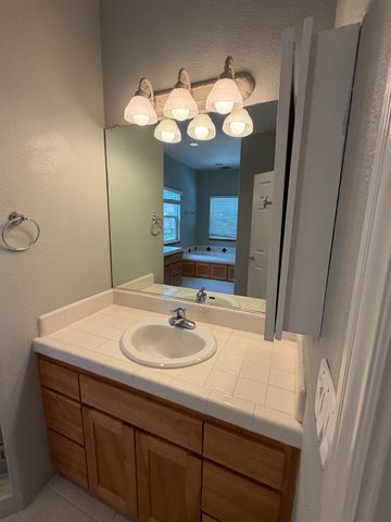 7617 Heather Rd, Fair Oaks, CA 95628