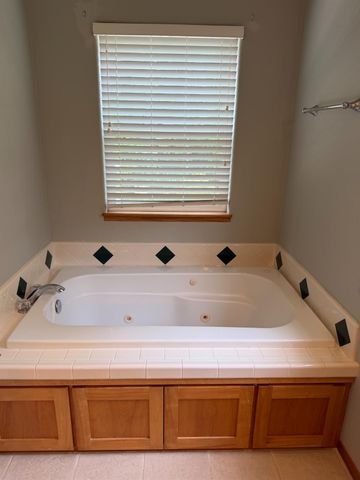 7617 Heather Rd, Fair Oaks, CA 95628