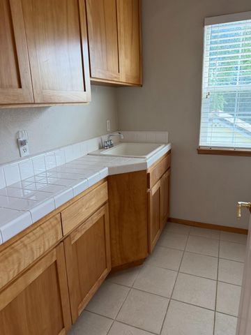 7617 Heather Rd, Fair Oaks, CA 95628