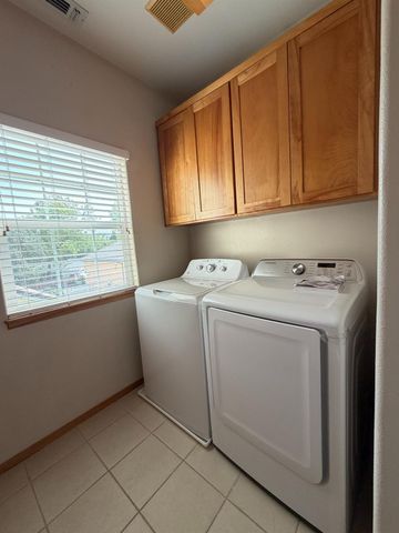 7617 Heather Rd, Fair Oaks, CA 95628