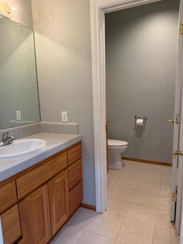 7617 Heather Rd, Fair Oaks, CA 95628