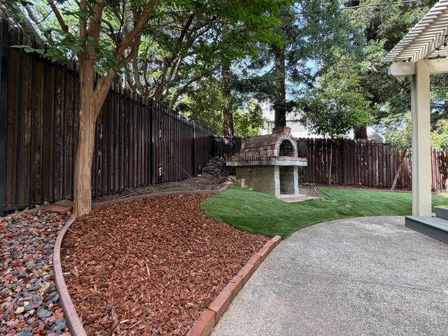 7617 Heather Rd, Fair Oaks, CA 95628
