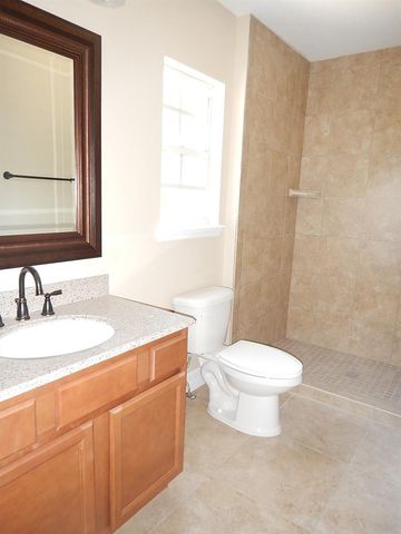 453 W DESOTO STREET, Clermont, FL 34711